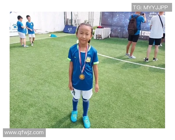 聚焦足球女主播与女足球星的崛起与挑战探索女性在足球领域的多重身份与成就